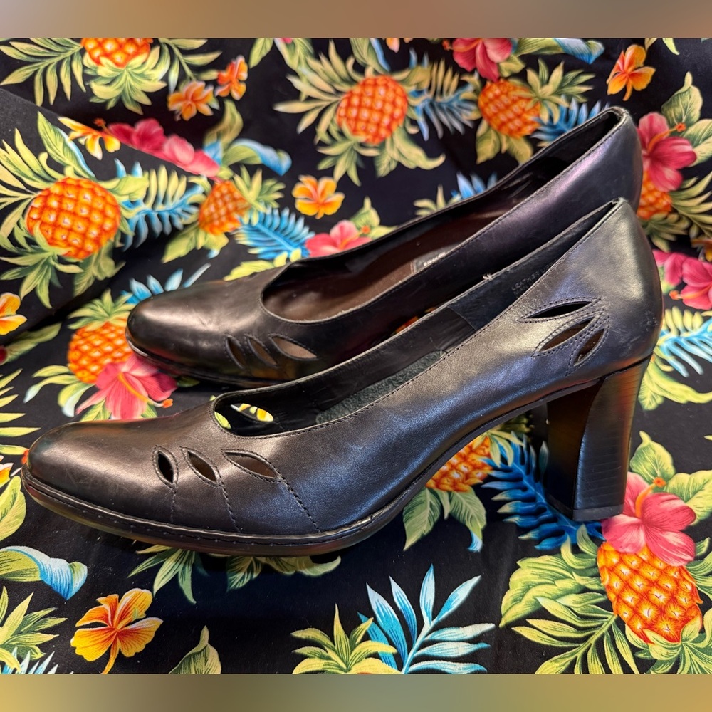 Etienne Aigner Ville 8.5m Elegant Black Leather Heels